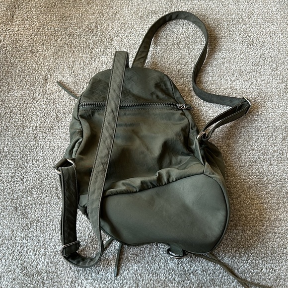Day backpack - Picture 2 of 3